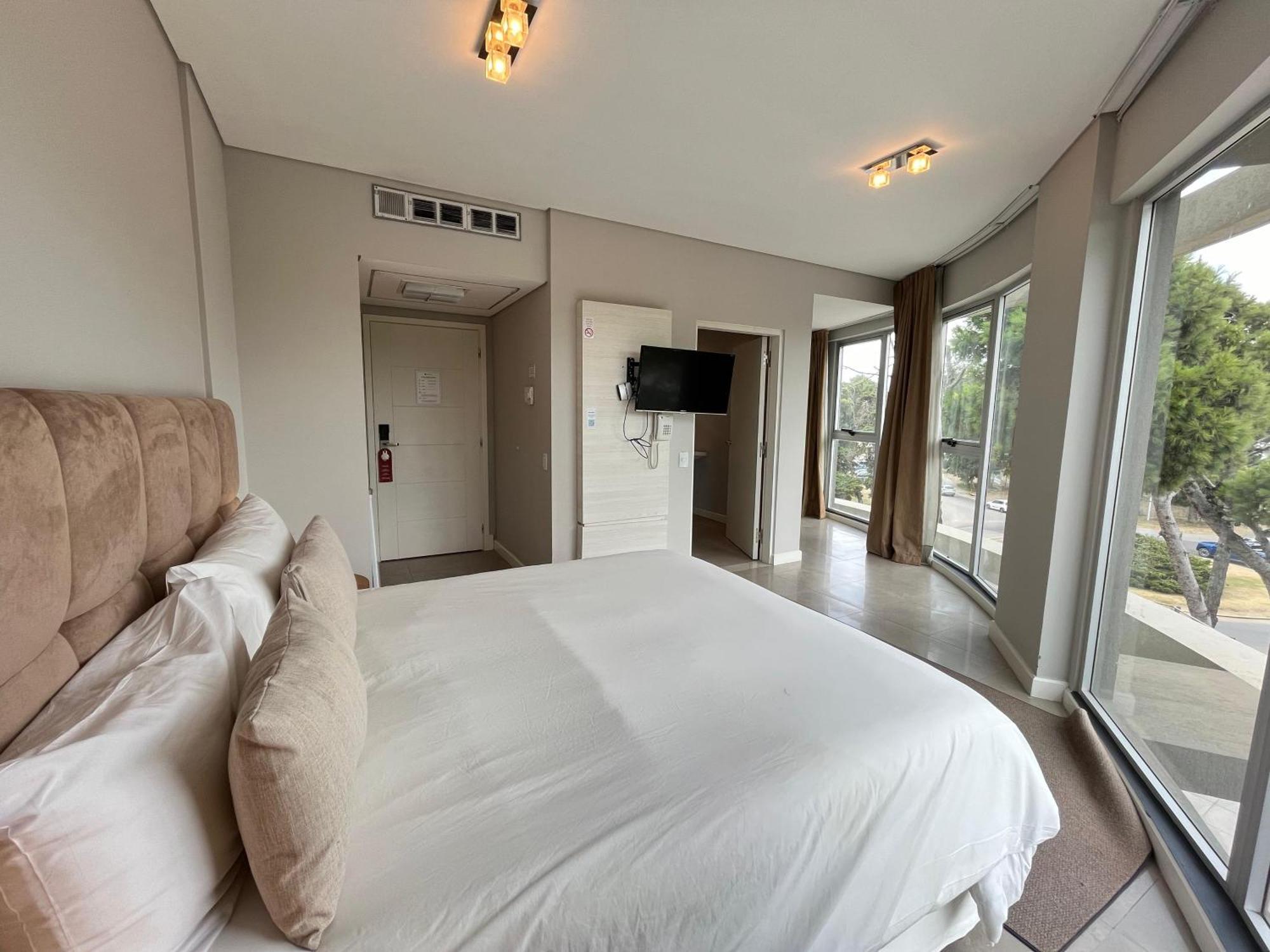 Hotel Zentiva Пинамар Екстериор снимка